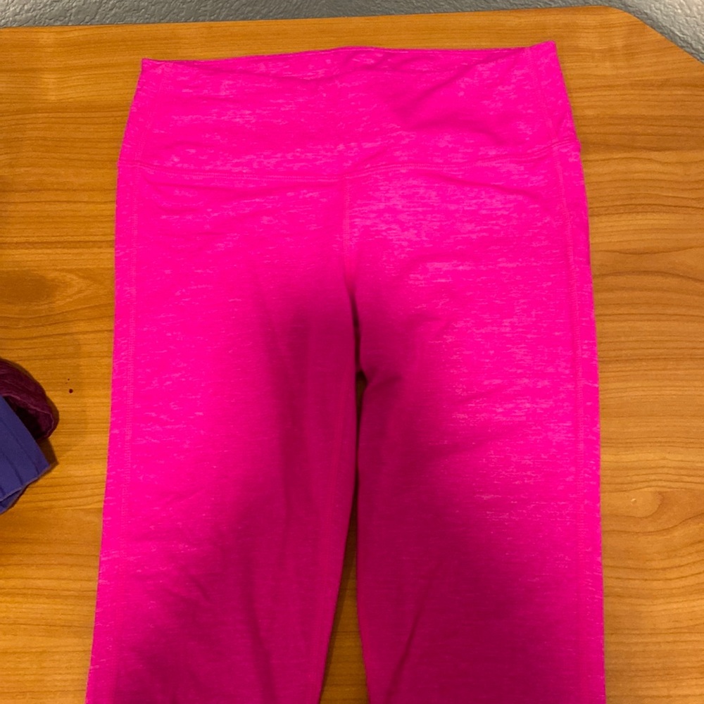 vibrant pink capri athleta leggings